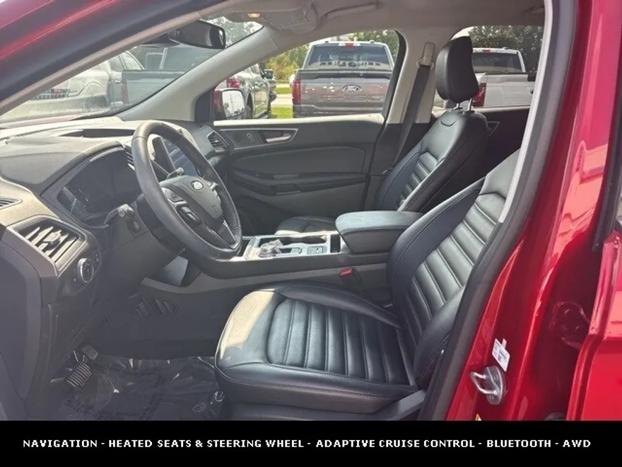 2022 Ford Edge SEL photo 1
