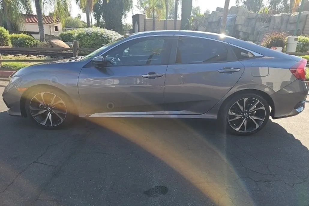 2021 Honda Civic Sport photo 1