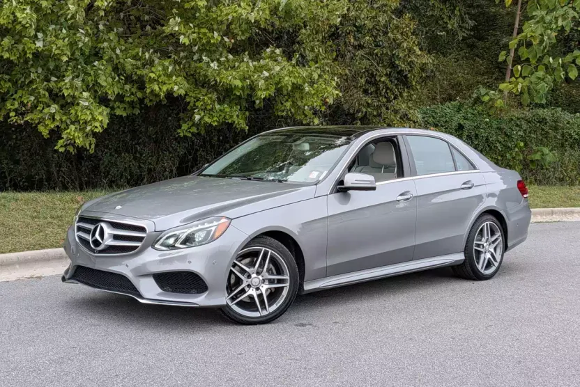 2015 Mercedes Benz E 400 Sedan photo 1