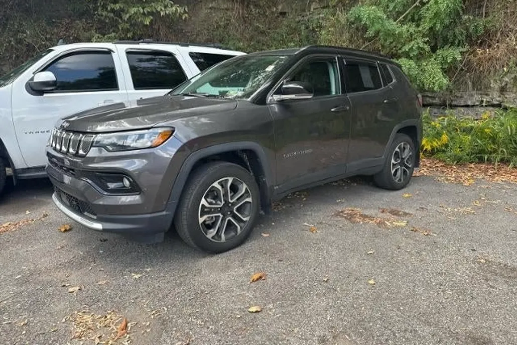 2022 Jeep Compass Limited photo 1