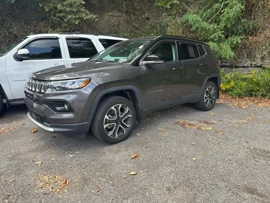 2022 Jeep Compass Limited photo 1