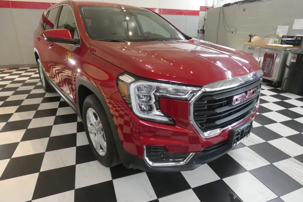 2024 Gmc Terrain SLE photo 1