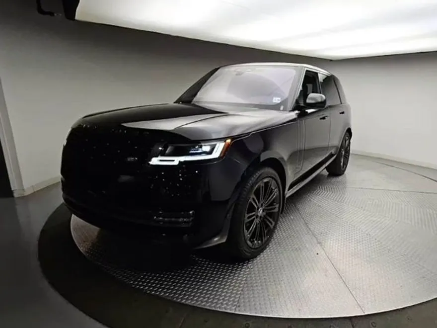 2023 Land Rover Range Rover SE photo 1