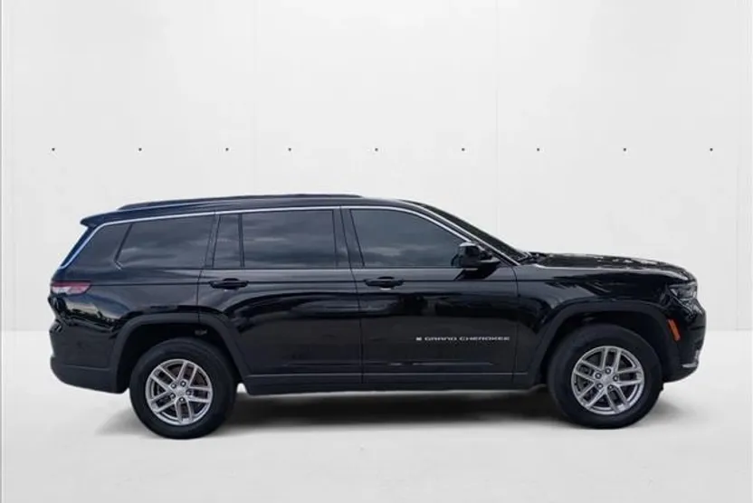 2024 Jeep Grand Cherokee Laredo photo 1
