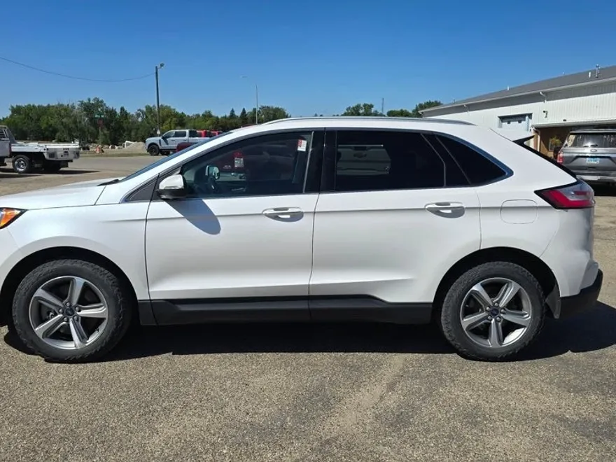 2019 Ford Edge Titanium photo 1
