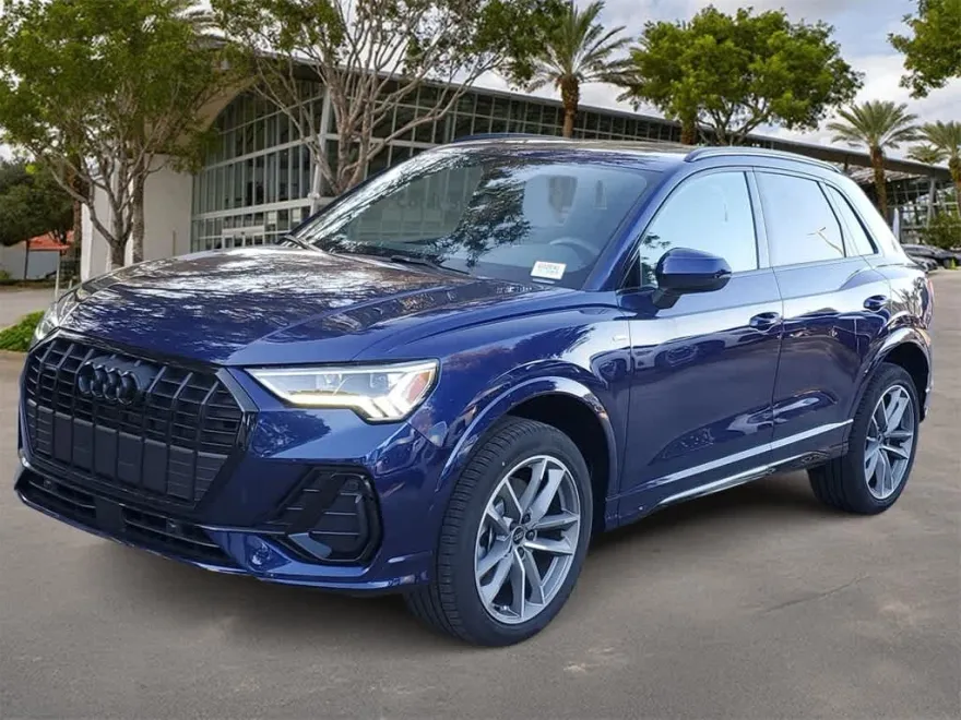 2025 Audi Q3 S line Premium photo 1