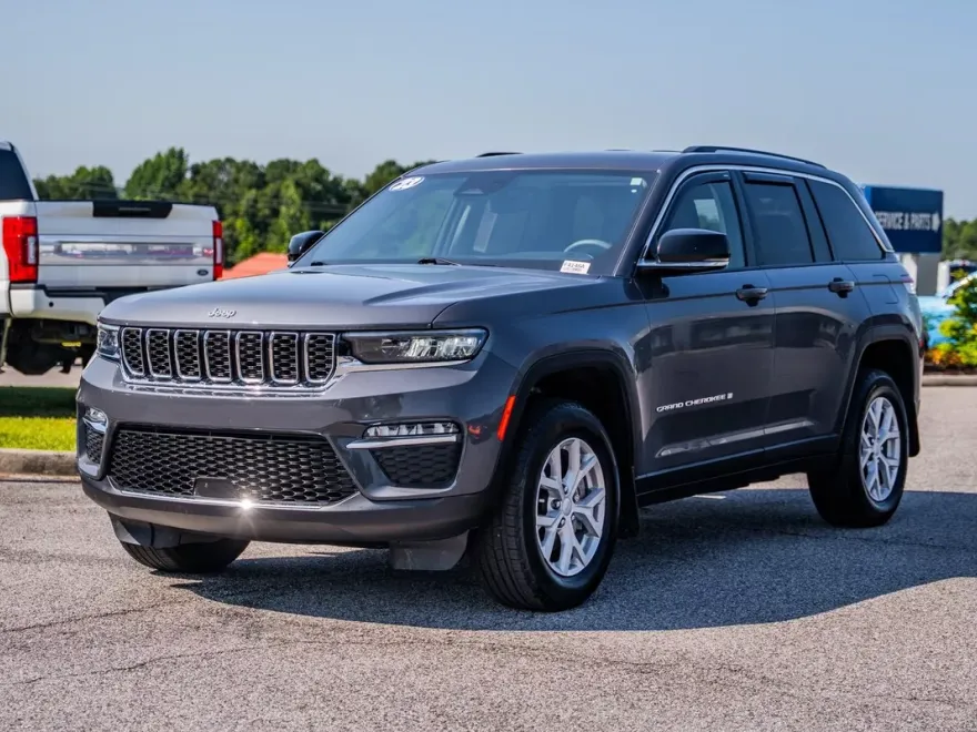 2023 Jeep Grand Cherokee Limited photo 1
