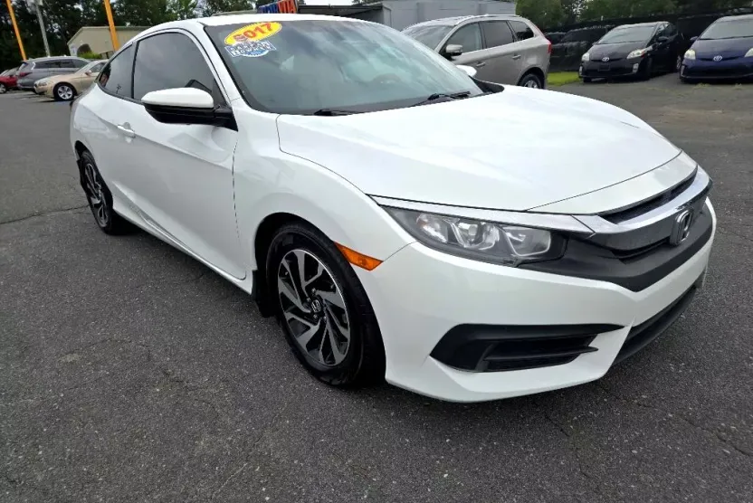 2017 Honda Civic LX photo 1