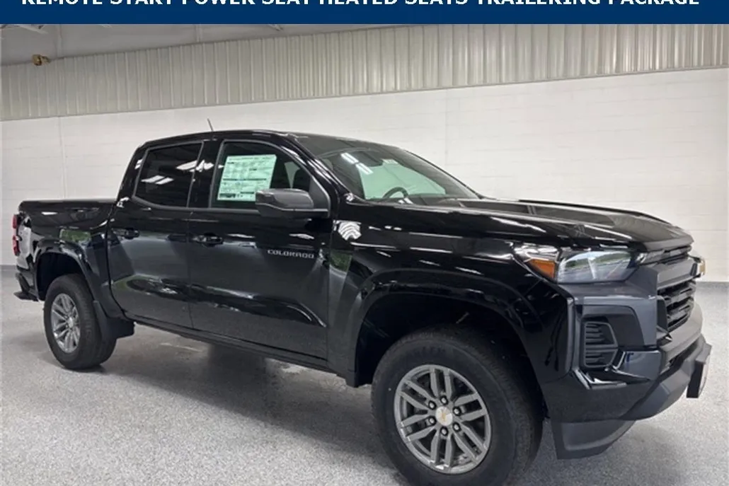 2026 Chevrolet Colorado LT photo 1