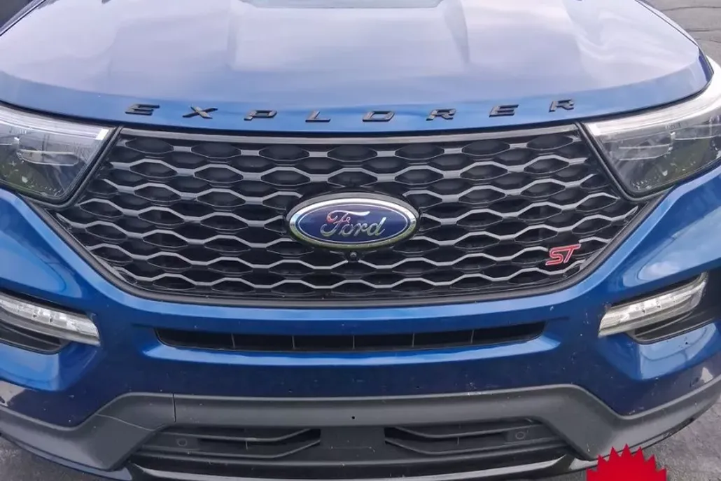2022 Ford Explorer ST photo 1
