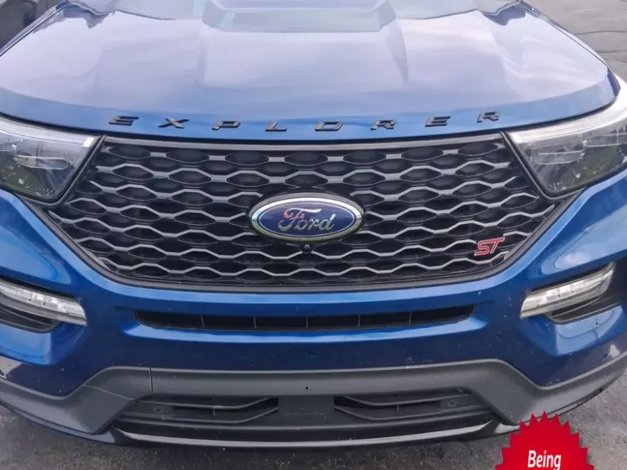 2022 Ford Explorer ST photo 1