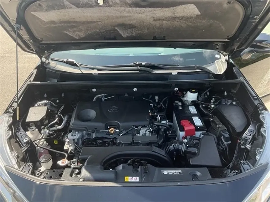 2021 Toyota RAV4 XLE Premium photo 1