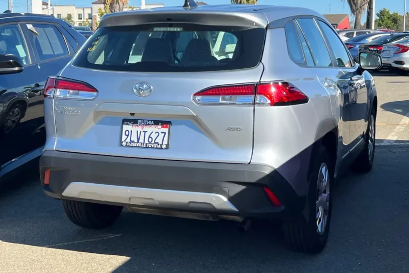 2024 Toyota Corolla Cross L photo 1