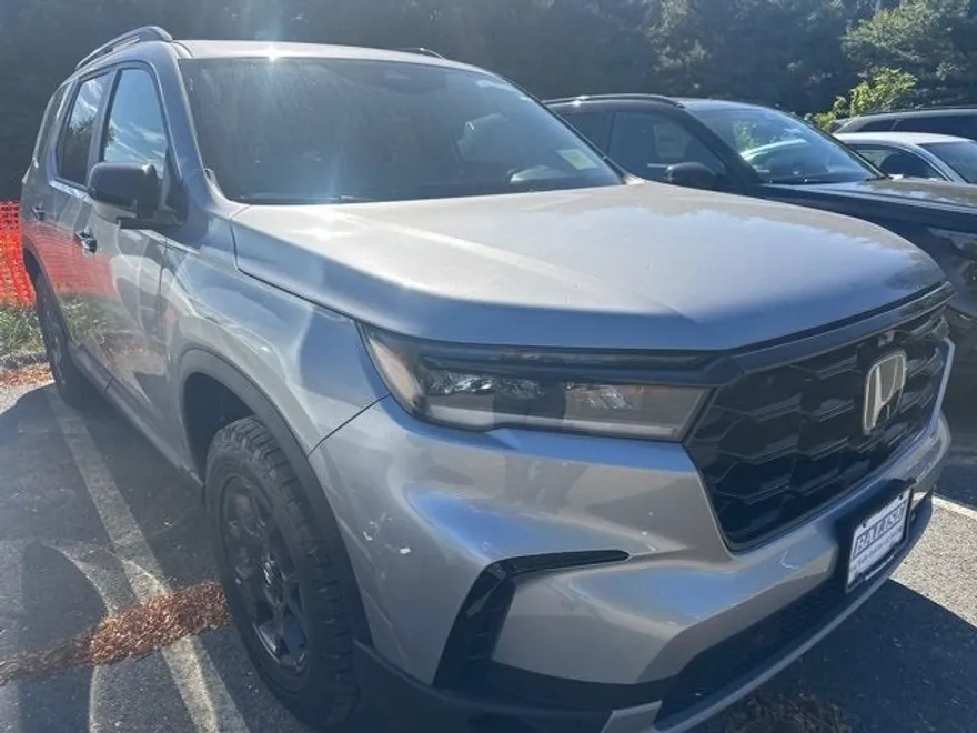 2025 Honda Pilot TrailSport photo 1