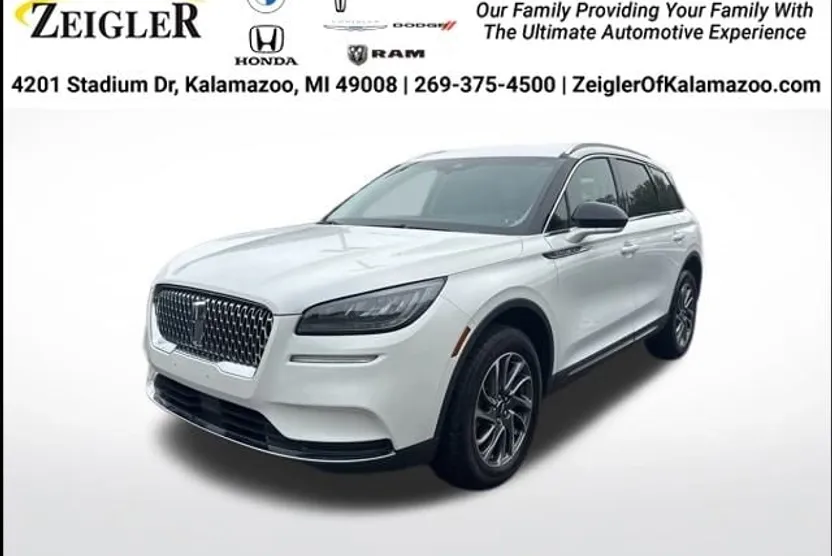 2022 Lincoln Corsair Standard photo 1