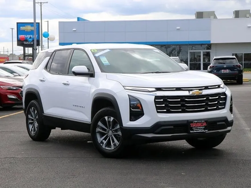 2025 Chevrolet Equinox LT photo 1