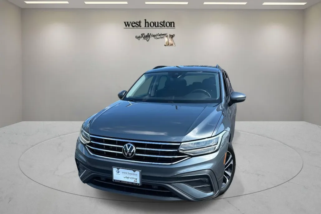 2023 Volkswagen Tiguan S photo 1