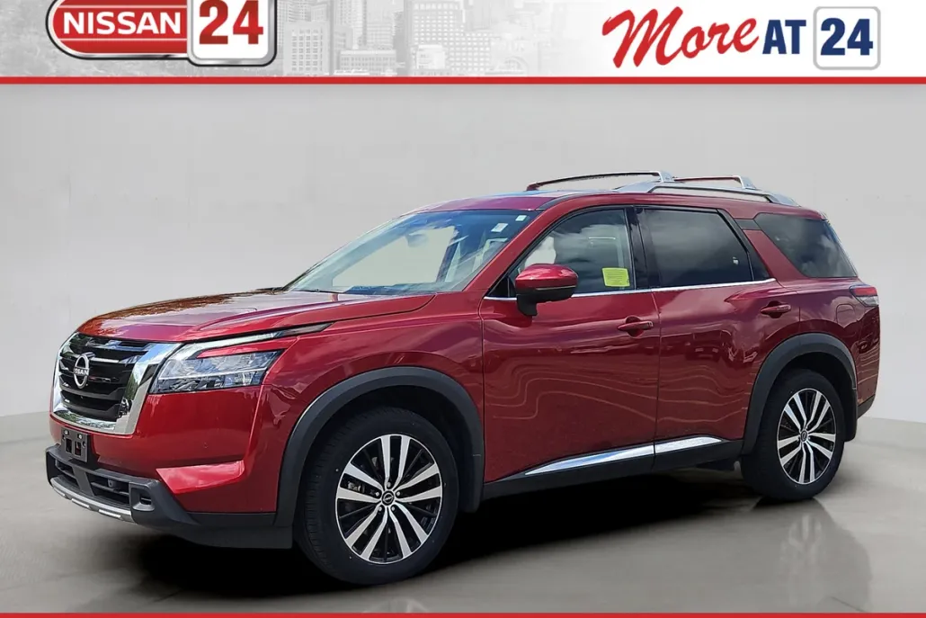 2024 Nissan Pathfinder Platinum photo 1