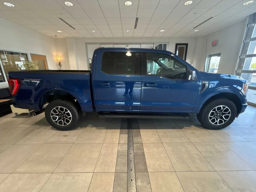 2022 Ford F-150 XLT photo 1