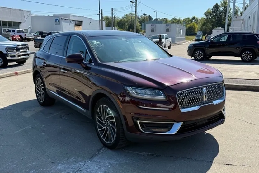2019 Lincoln Nautilus Reserve photo 1