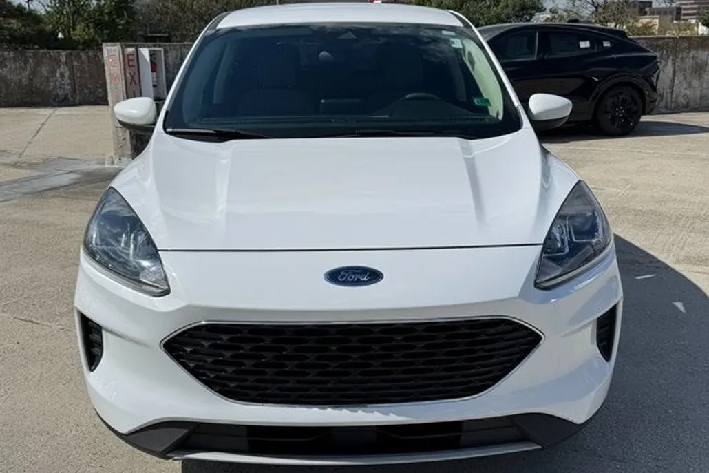 2020 Ford Escape SE photo 1