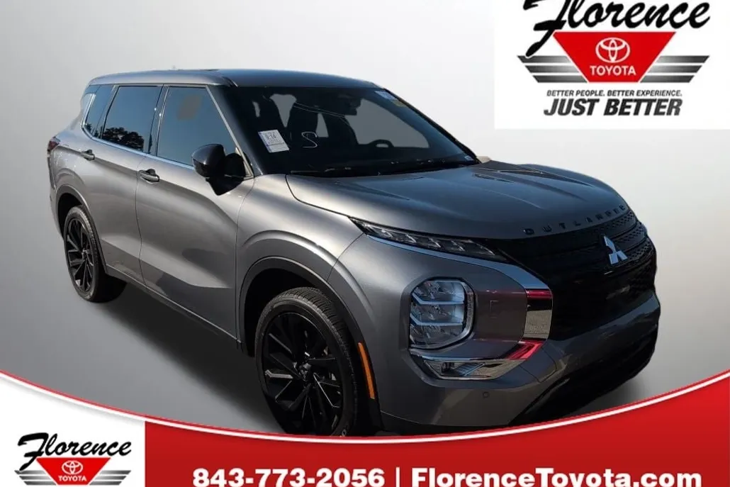 2023 Mitsubishi Outlander SE Black Edition photo 1