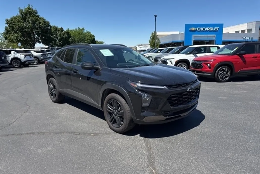 2025 Chevrolet Trax ACTIV photo 1