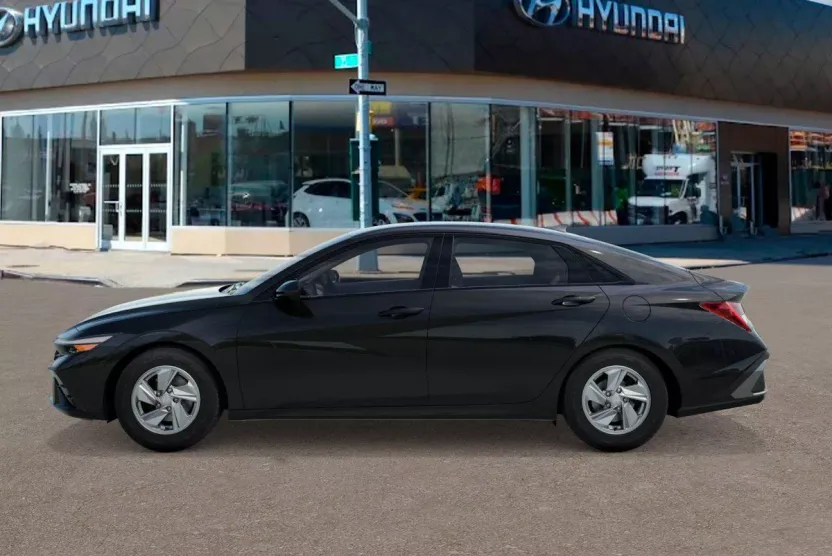 2025 Hyundai Elantra SE photo 1