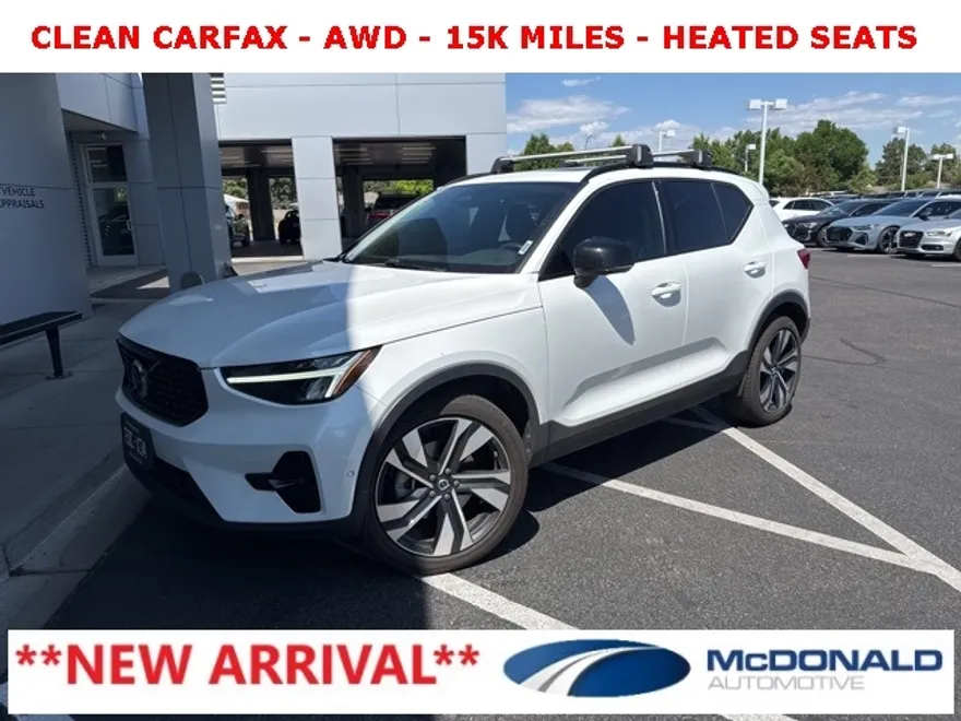 2023 Volvo XC40 Ultimate AWD photo 1