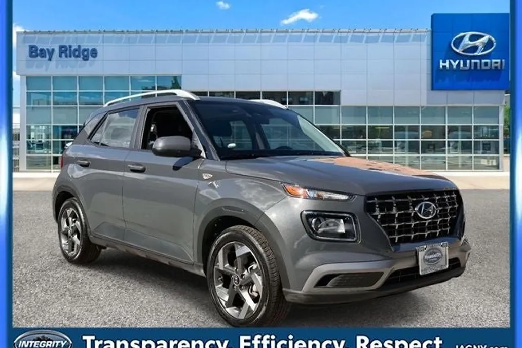 2024 Hyundai Venue SEL photo 1