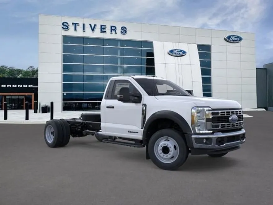 2025 Ford F-550 XL photo 1