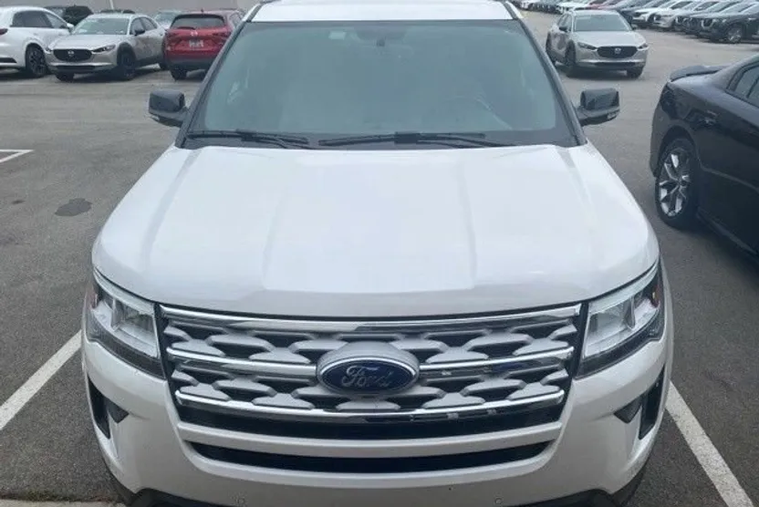 2018 Ford Explorer XLT photo 1