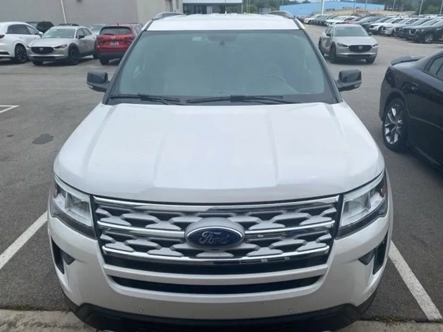 2018 Ford Explorer XLT photo 1