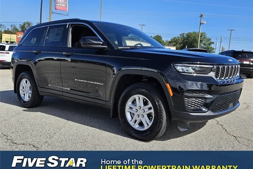 2025 Jeep Grand Cherokee Laredo photo 1