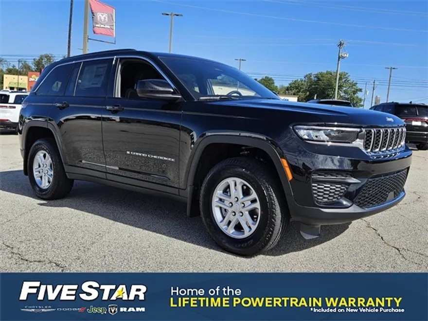 2025 Jeep Grand Cherokee Laredo photo 1