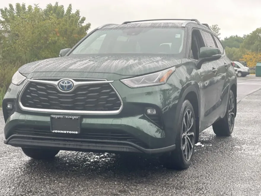 2023 Toyota Highlander Hybrid Limited photo 1