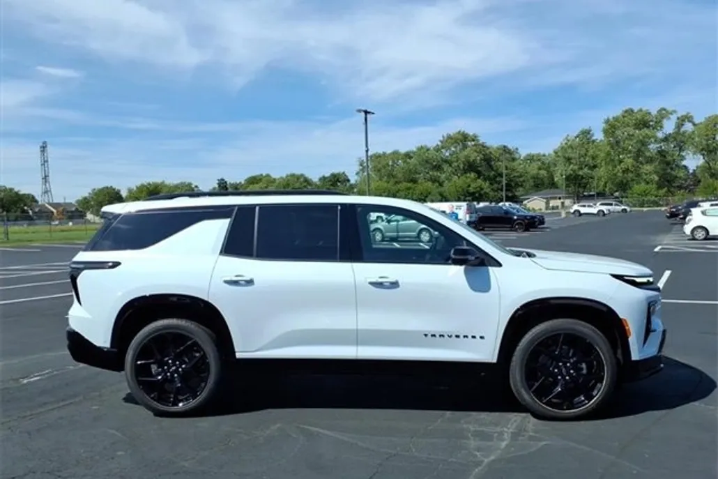 2026 Chevrolet Traverse RS photo 1