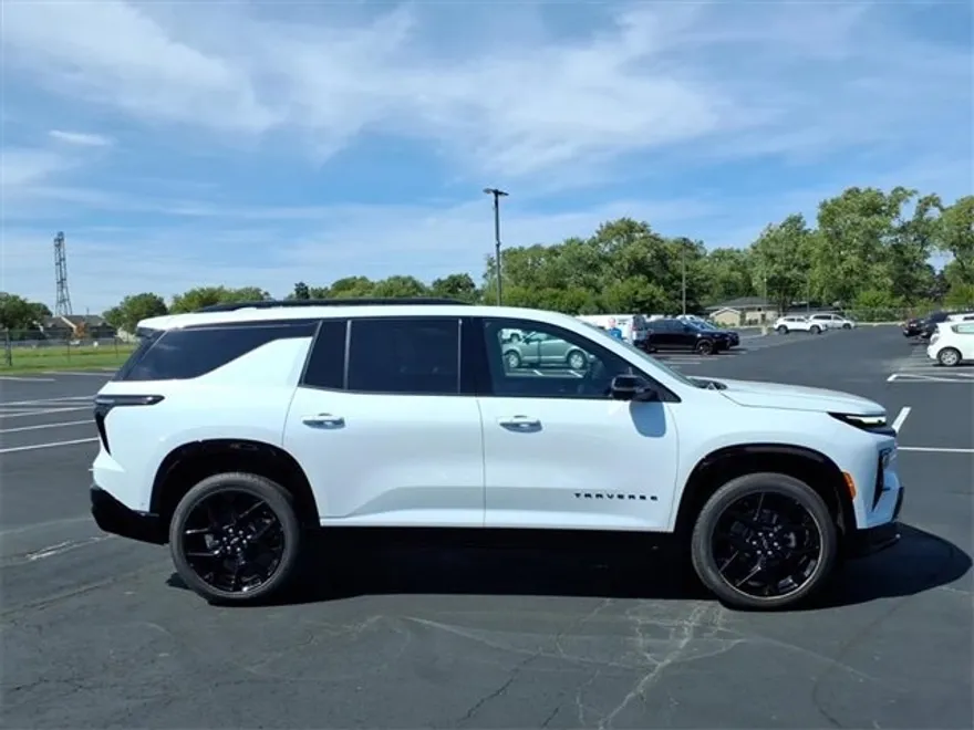 2026 Chevrolet Traverse RS photo 1