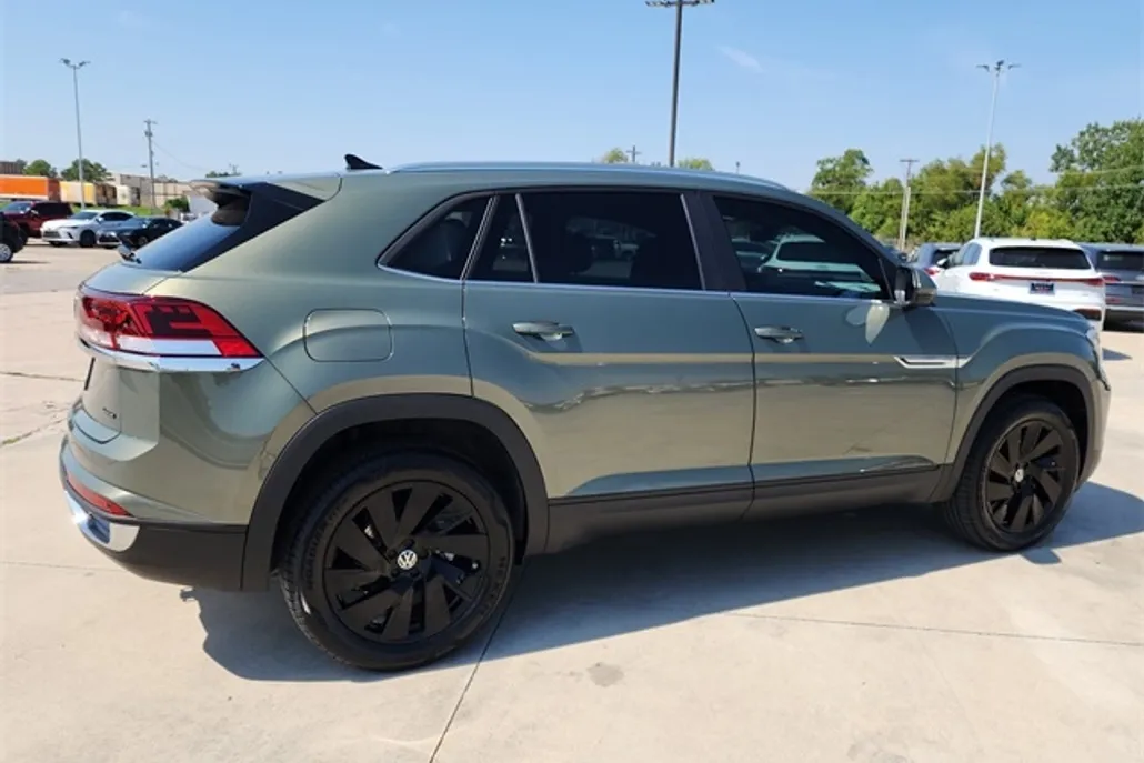 2026 Volkswagen Atlas Cross Sport SE Technology photo 1