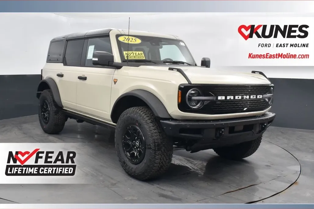 2025 Ford Bronco Badlands photo 1
