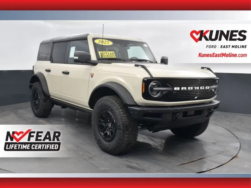 2025 Ford Bronco Badlands photo 1