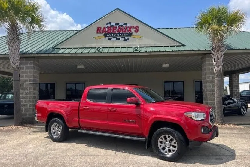 2017 Toyota Tacoma Double Cab SR5 photo 1