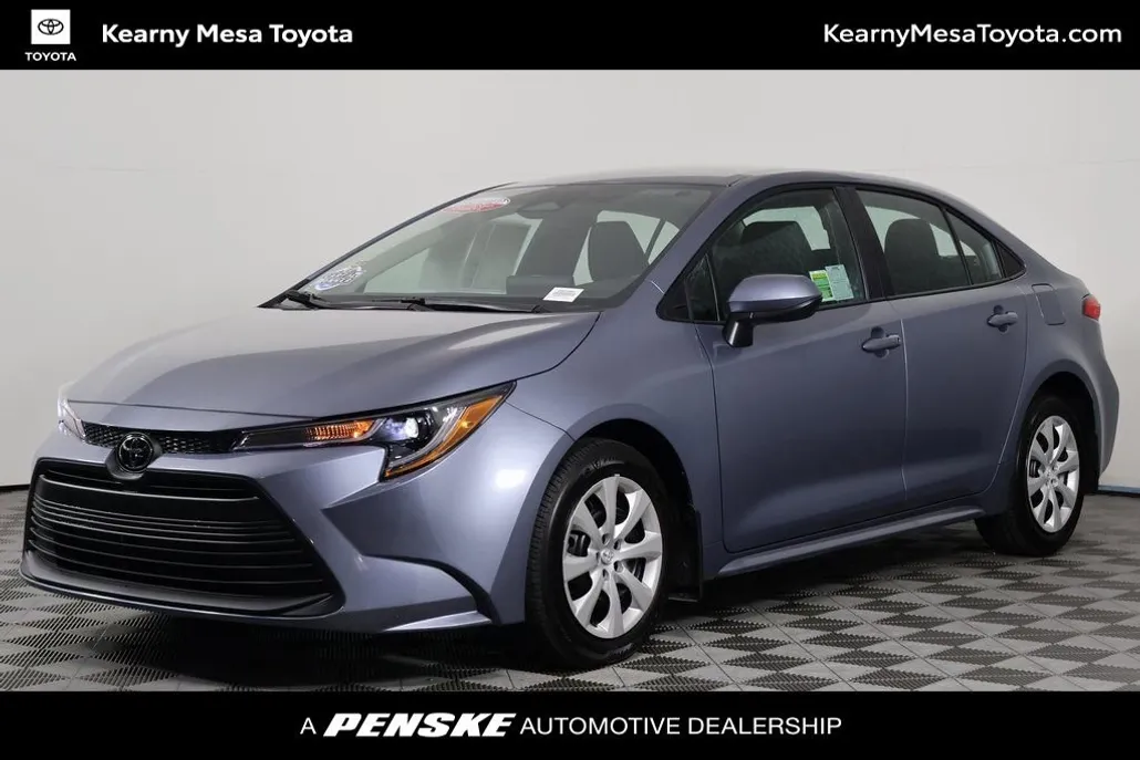 2025 Toyota Corolla LE photo 1