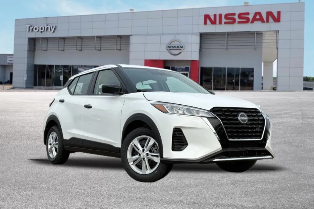 2025 Nissan Kicks S photo 1