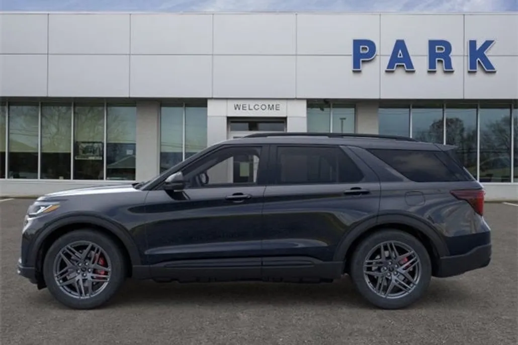2025 Ford Explorer ST photo 1