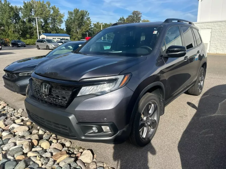 2019 Honda Passport Touring photo 1