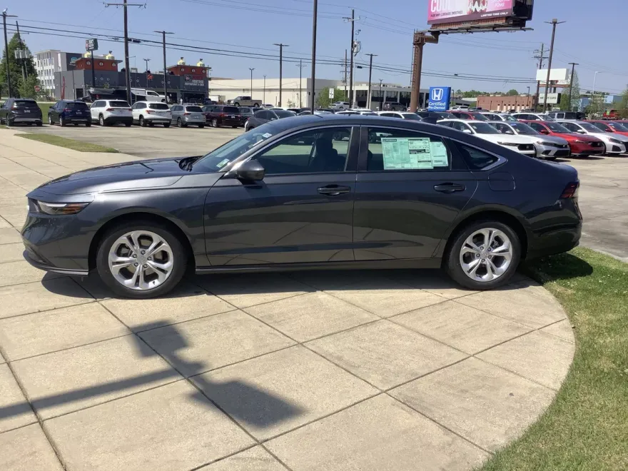 2025 Honda Accord LX photo 1