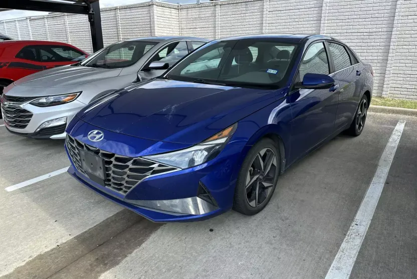 2021 Hyundai Elantra SEL photo 1