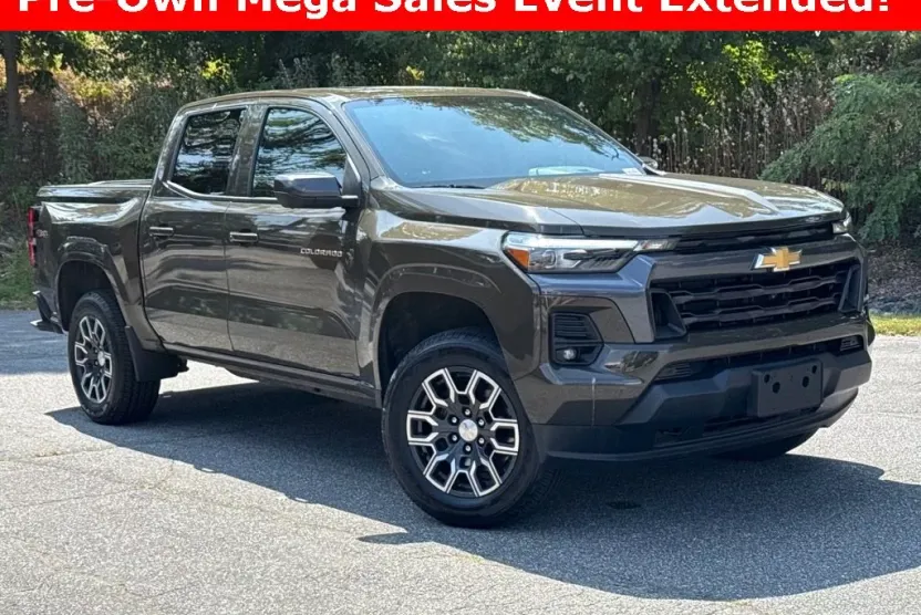 2023 Chevrolet Colorado LT photo 1