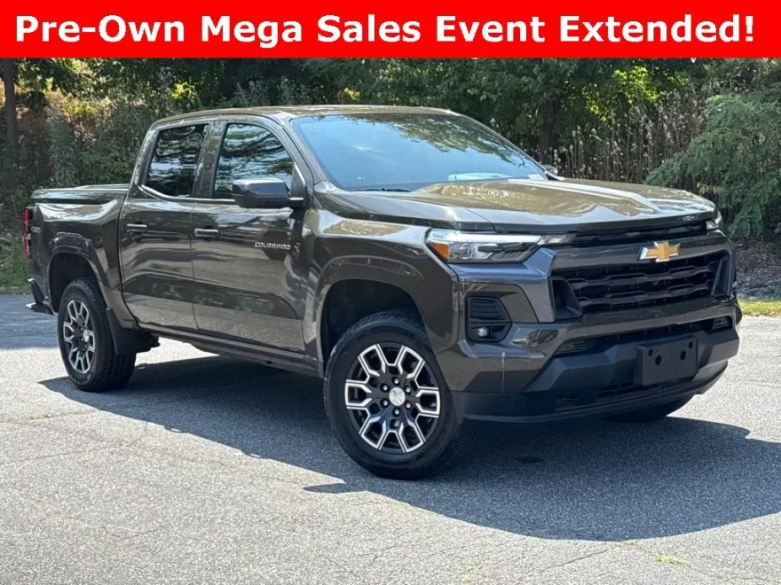 2023 Chevrolet Colorado LT photo 1